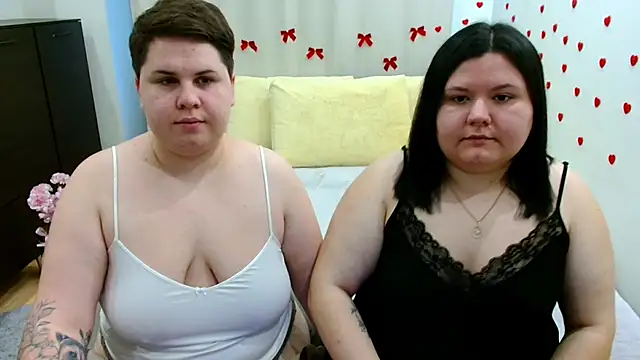 Snapshot of BeckyAndHellen chatting on 11.06.25 BeckyAndHellen online show from 11.06.25