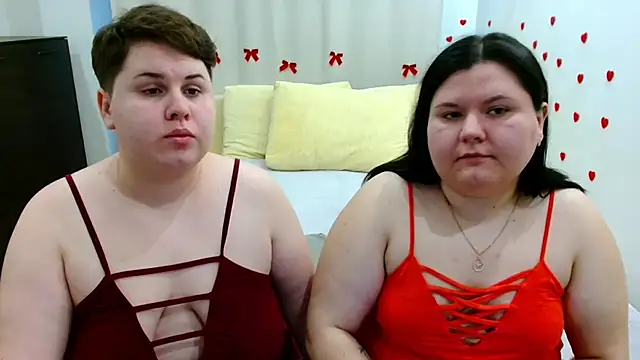 Snapshot of BeckyAndHellen chatting on 11.28.25 BeckyAndHellen online show from 11.28.25