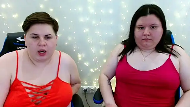 Snapshot of BeckyAndHellen chatting on 05.09.26 BeckyAndHellen online show from 05.09.26