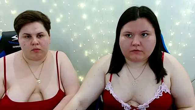 Snapshot of BeckyAndHellen chatting on 05.29.26 BeckyAndHellen online show from 05.29.26