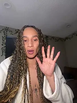 Snapshot of Shuggabutt chatting on 01.10.25 Shuggabutt online show from 01.10.25