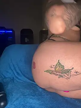 Snapshot of Shuggabutt chatting on 02.26.25 Shuggabutt online show from 02.26.25