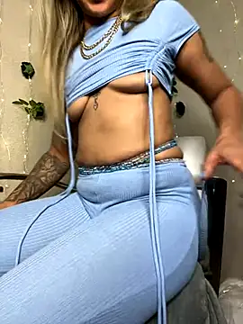 Snapshot of Shuggabutt chatting on 11.09.25 Shuggabutt online show from 11.09.25