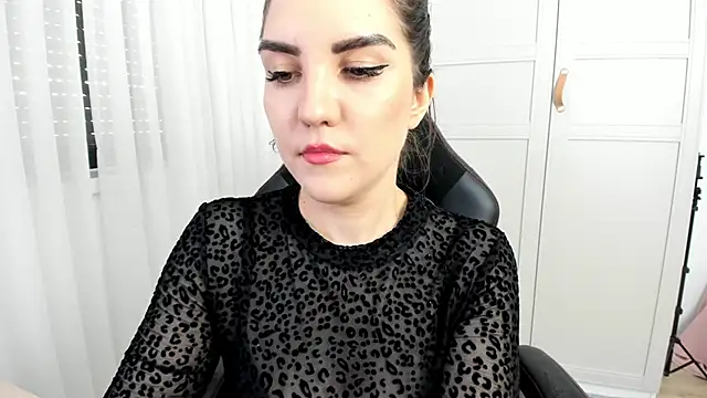 Snapshot of EnygmaVane chatting on 02.26.25 EnygmaVane online show from 02.26.25