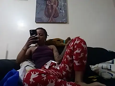 hoely grail01 online show from 12.03.25