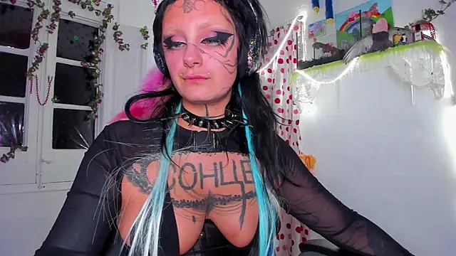 lady sontse  online show from 11.27.25