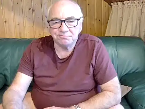 Snapshot of biggandybig chatting on 02.22.25 biggandybig online show from 02.22.25