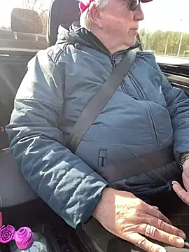 Snapshot of biggandybig chatting on 03.05.25 biggandybig online show from 03.05.25