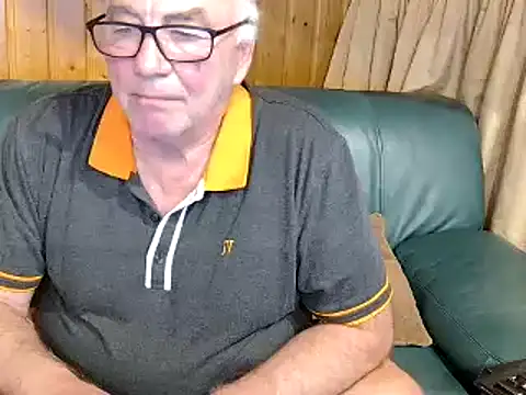 Snapshot of biggandybig chatting on 03.09.25 biggandybig online show from 03.09.25