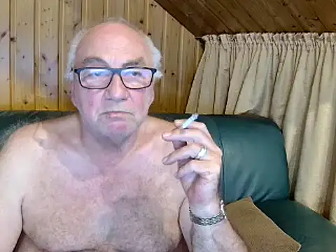 Snapshot of biggandybig chatting on 03.09.25 biggandybig online show from 03.09.25