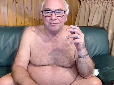 Snapshot of biggandybig chatting on 03.11.25 biggandybig online show from 03.11.25