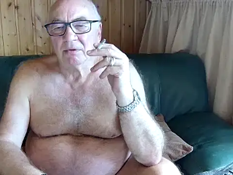 Snapshot of biggandybig chatting on 03.21.25 biggandybig online show from 03.21.25