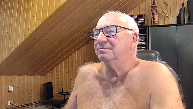 Snapshot of biggandybig chatting on 09.11.25 biggandybig online show from 09.11.25