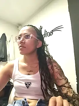 Yaumiko online show from 11.18.25