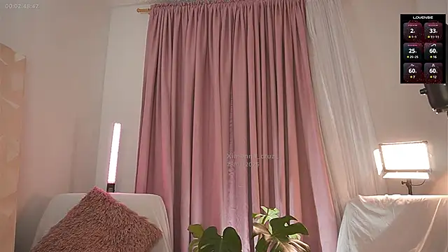 Snapshot of Ximenna_Cruz chatting on 01.29.25 Ximenna Cruz online show from 01.29.25