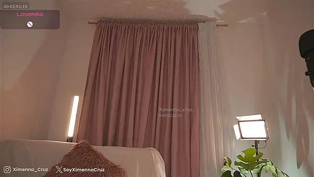 Snapshot of Ximenna_Cruz chatting on 02.05.25 Ximenna Cruz online show from 02.05.25