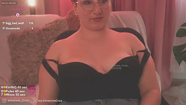 Snapshot of Ximenna_Cruz chatting on 03.12.25 Ximenna Cruz online show from 03.12.25