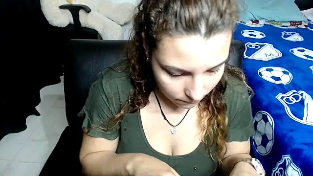 Snapshot of alexia_87 chatting on 12.30.24 alexia 87 online show from 12.30.24