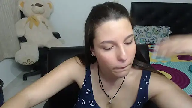 Snapshot of alexia_87 chatting on 02.02.25 alexia 87 online show from 02.02.25
