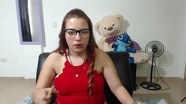 Snapshot of alexia_87 chatting on 02.16.25 alexia 87 online show from 02.16.25
