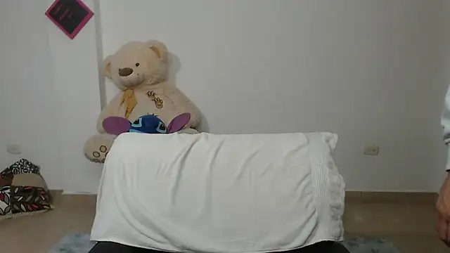 Snapshot of alexia_87 chatting on 03.13.25 alexia 87 online show from 03.13.25