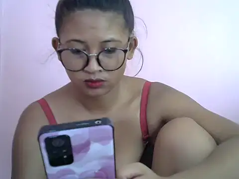 Snapshot of karen_sexy69 chatting on 02.16.25 karen sexy69 online show from 02.16.25