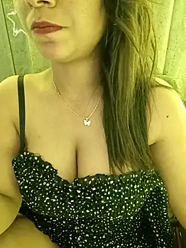 Snapshot of Divya_girl chatting on 03.12.25 Divya girl online show from 03.12.25