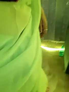 Snapshot of Divya_girl chatting on 03.19.25 Divya girl online show from 03.19.25