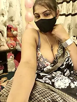 Snapshot of Divya_girl chatting on 12.17.25 Divya girl online show from 12.17.25
