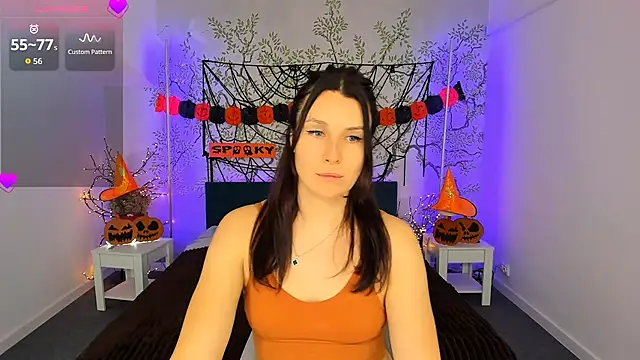 YrKiraXO online show from 10.18.25