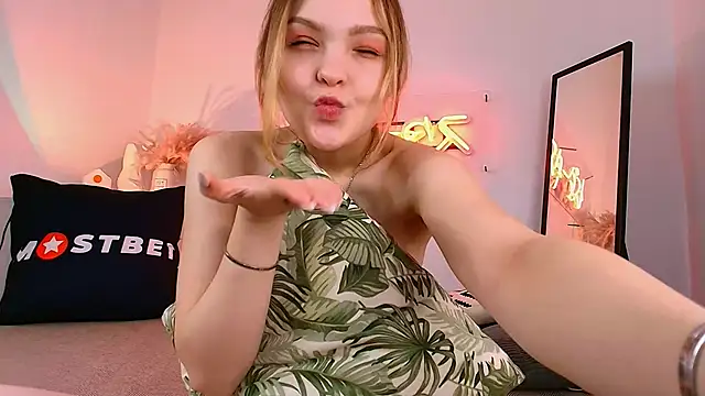 stay with alice online show from 01.02.25