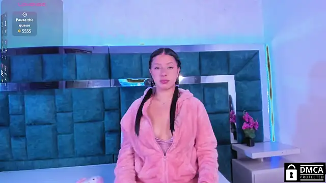 Venus velez  online show from 01.15.25