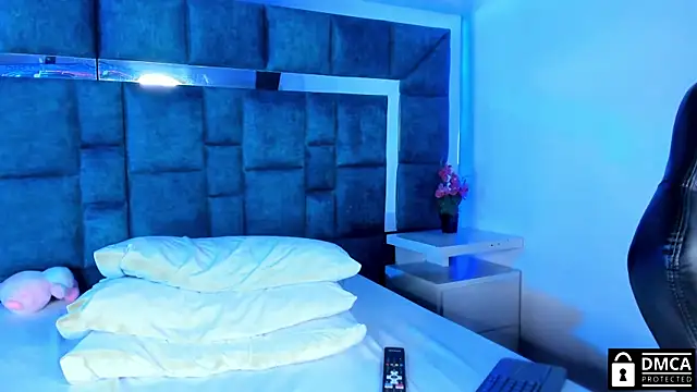 Venus velez  online show from 02.05.25