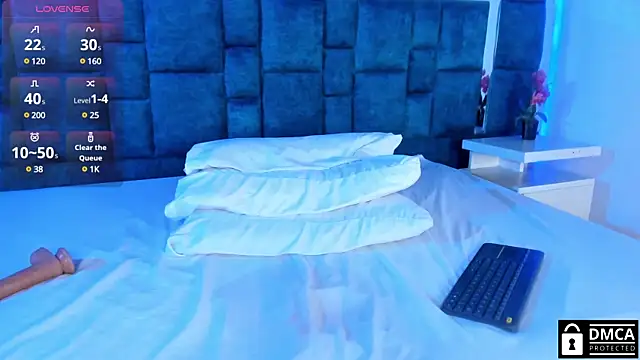 Venus velez  online show from 02.15.25