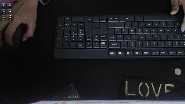 paiper halliwey online show from 02.08.25