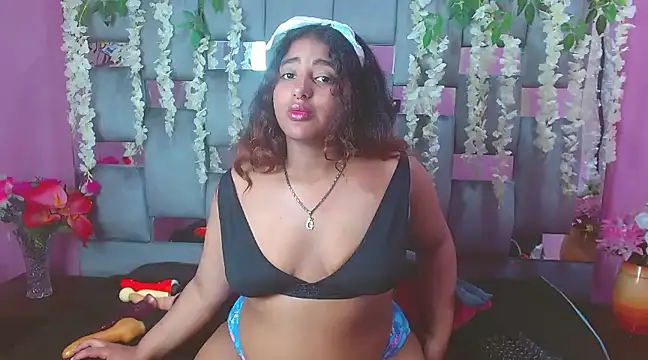 Sofia Hernandez  online show from 12.07.24