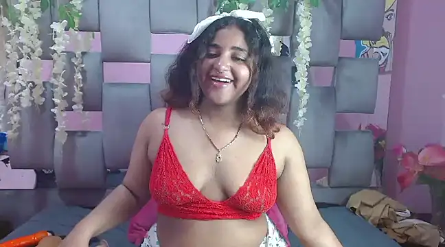 Sofia Hernandez  online show from 12.21.24