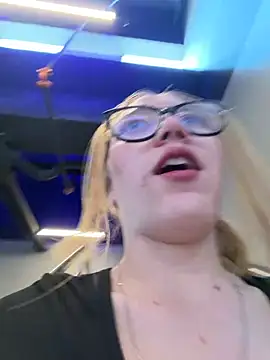 Snapshot of melody-dy chatting on 03.25.26 melody-dy online show from 03.25.26