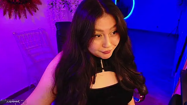 Snapshot of Lena_sweetx chatting on 10.28.25 Lena sweetx online show from 10.28.25