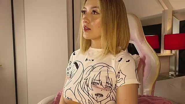 Snapshot of Angela_Torres_ chatting on 12.13.25 Angela Torres online show from 12.13.25