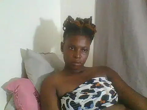 Snapshot of Blacksweetbeb chatting on 02.02.25 Blacksweetbeb online show from 02.02.25