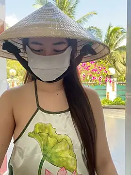 BabyThree  online show from 03.04.25