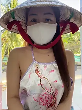 BabyThree  online show from 12.15.25