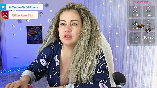 misskaassandraa online show from 01.11.25