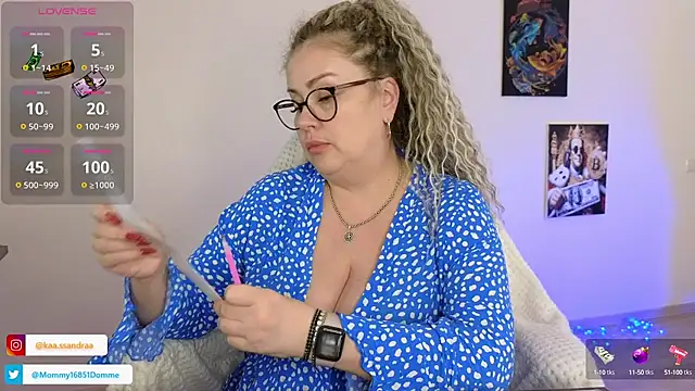 misskaassandraa online show from 01.22.25