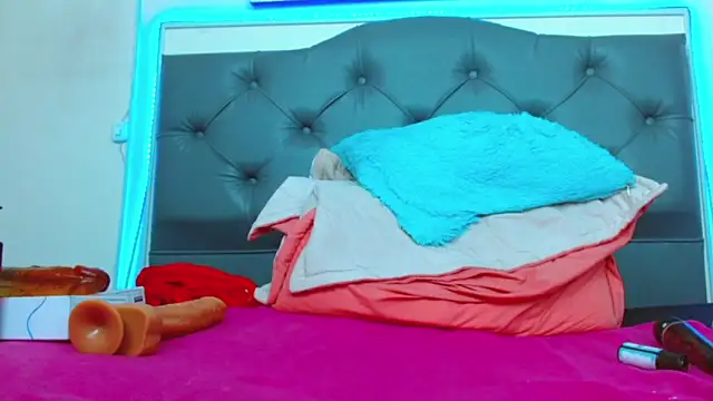 mia xx1 online show from 12.21.24