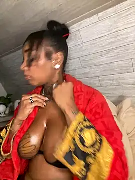 Snapshot of CUMQUEEN-XXX69 chatting on 09.24.25 CUMQUEEN-XXX69 online show from 09.24.25