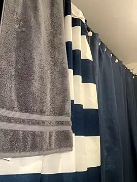 Snapshot of CUMQUEEN-XXX69 chatting on 10.23.25 CUMQUEEN-XXX69 online show from 10.23.25