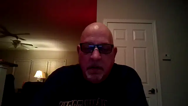 Snapshot of --JimmyJamzs-- chatting on 12.20.24 --JimmyJamzs-- online show from 12.20.24
