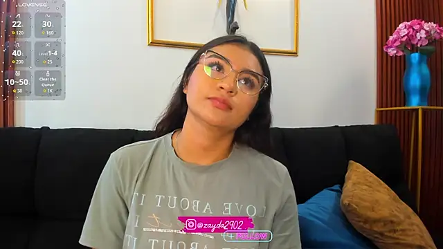 Snapshot of Zayda_1 chatting on 11.11.25 Zayda 1 online show from 11.11.25